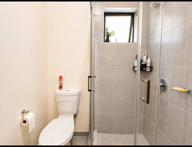 2 BEDROOM APARTMENT FOR SALE IN SHEFFIELD BEACH